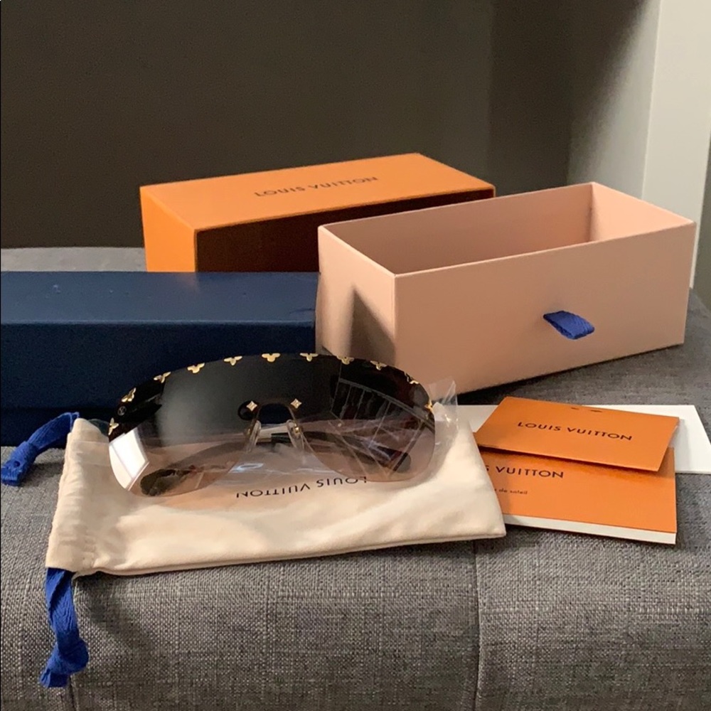 Louis Vuitton sunglasses (like new, used once)